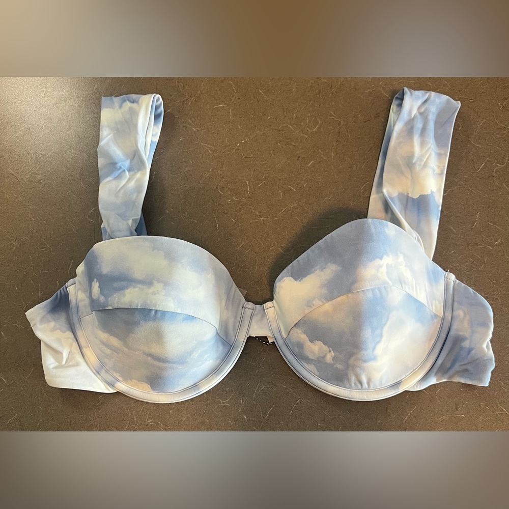 WeWoreWhat Claudia Bikini Top  Clouds Powder Blue Underwire Swim NWT Women’s XL
